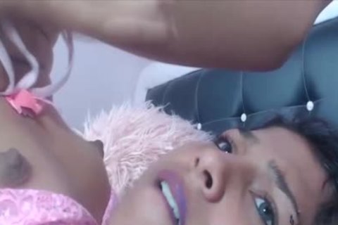 Self engulfing yummy 18YO ladyboy