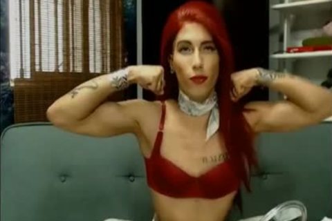 tranny Biceps Flex 002