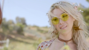 Transfixed: Transgressive Stroll to the Bedroom